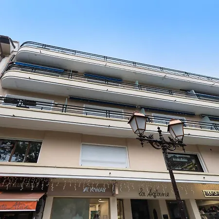 3 Pieces En Plein Centre De Avec Terrasse, 2 Et Toutes Commodites - Fr-1-453-268 Daire Megève
