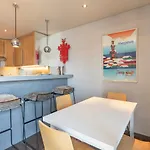 3 Pieces En Plein Centre De Avec Terrasse, 2 Et Toutes Commodites - Fr-1-453-268 * Megève