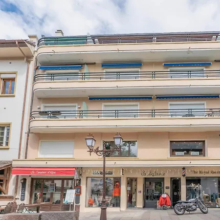 Appartement 3 Pieces En Plein Centre De Avec Terrasse, 2 Et Toutes Commodites - Fr-1-453-268