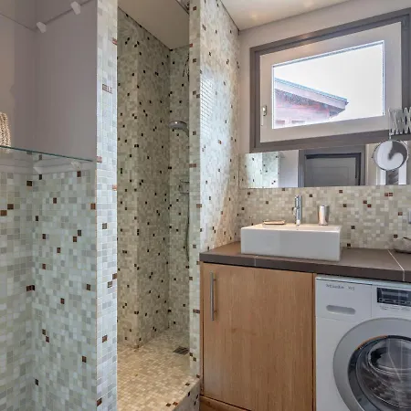 Apartmán 3 Pieces En Plein Centre De Avec Terrasse, 2 Et Toutes Commodites - Fr-1-453-268 *