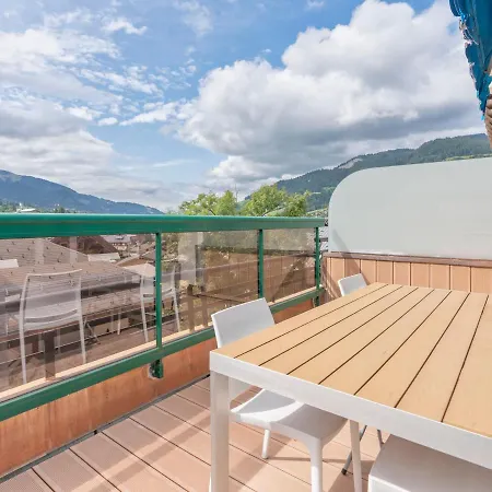 3 Pieces En Plein Centre De Avec Terrasse, 2 Et Toutes Commodites - Fr-1-453-268 Апартаменти